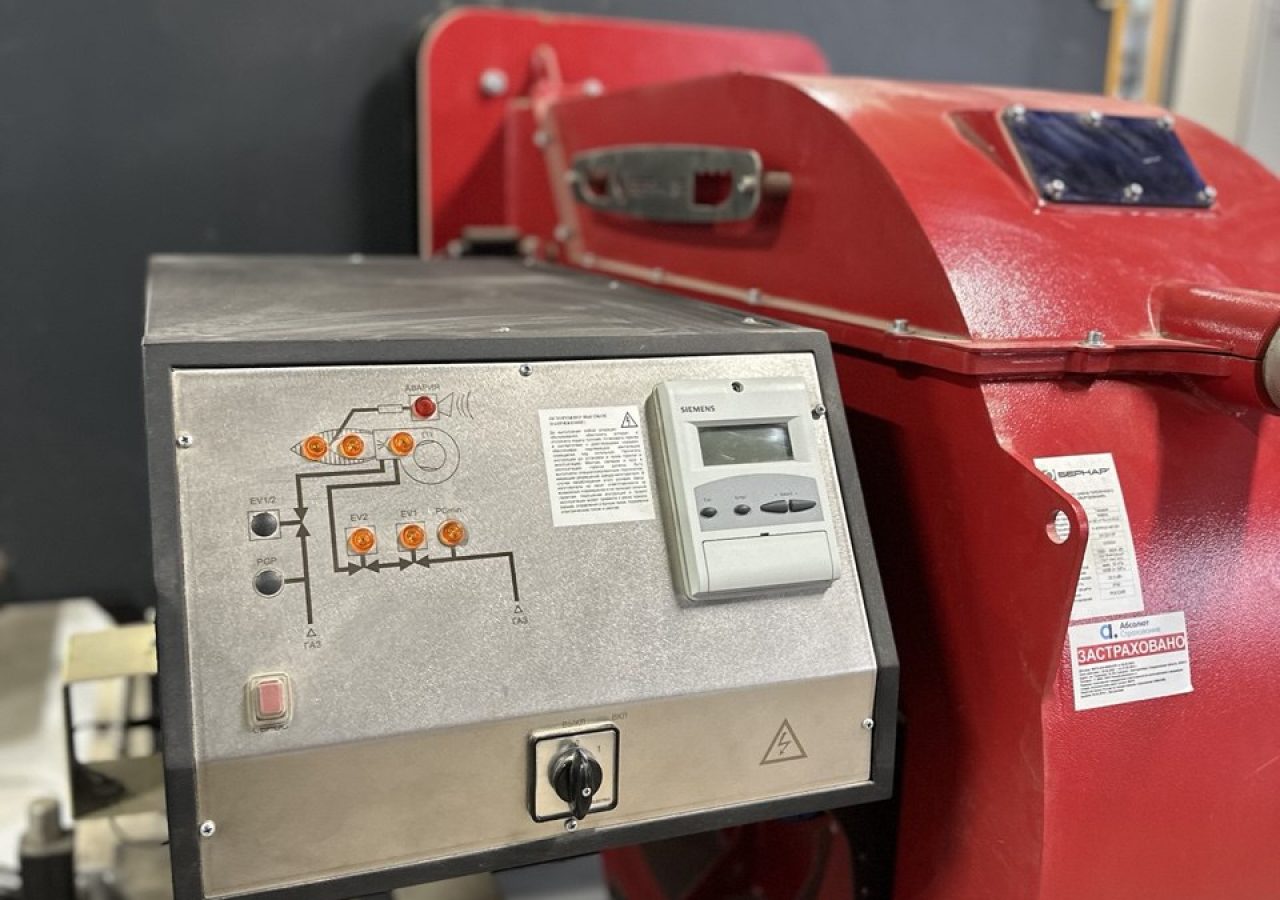 Панель управления газовой горелкой котла в котельной жилого комплекса «ЖК Отрада», проект выполнен ООО «Альянс Строй»