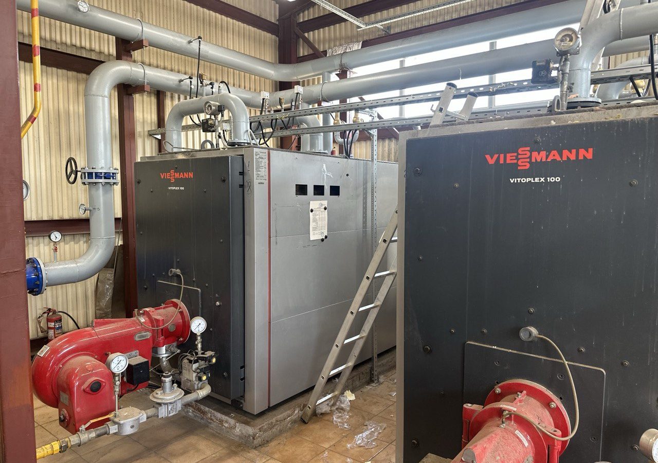 Газовые котлы Viessmann Vitoplex 100 в котельной на объекте «Кирелис», выполнено ООО «Альянс Строй»