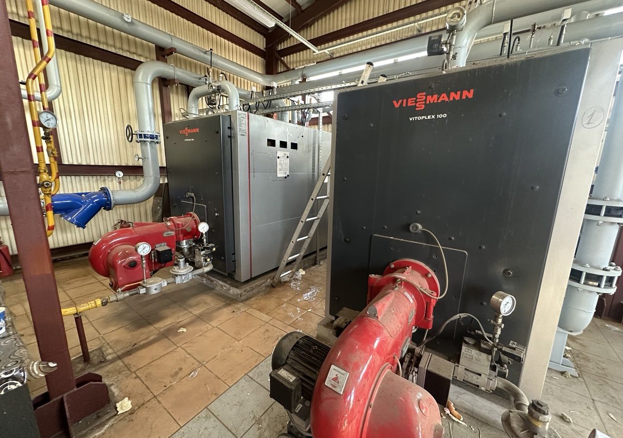 Газовые котлы Viessmann Vitoplex 100 в котельной на объекте «Кирелис», выполнено ООО «Альянс Строй»