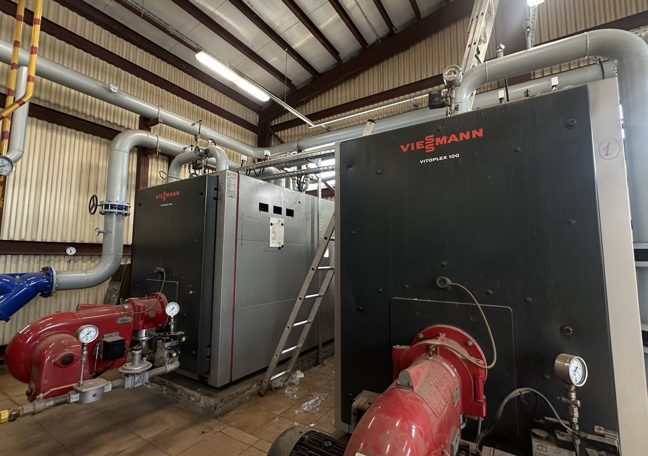 Газовые котлы Viessmann Vitoplex 100 и горелочное оборудование котельной на объекте «Кирелис», выполнено ООО «Альянс Строй»